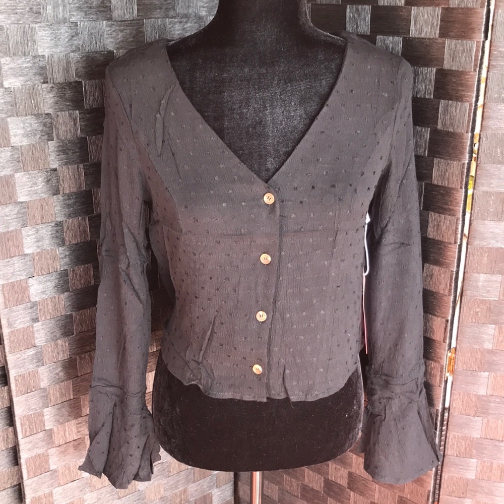 Boutique NWT💫 Fashion on Earth Long Sleeve Blouse🖤